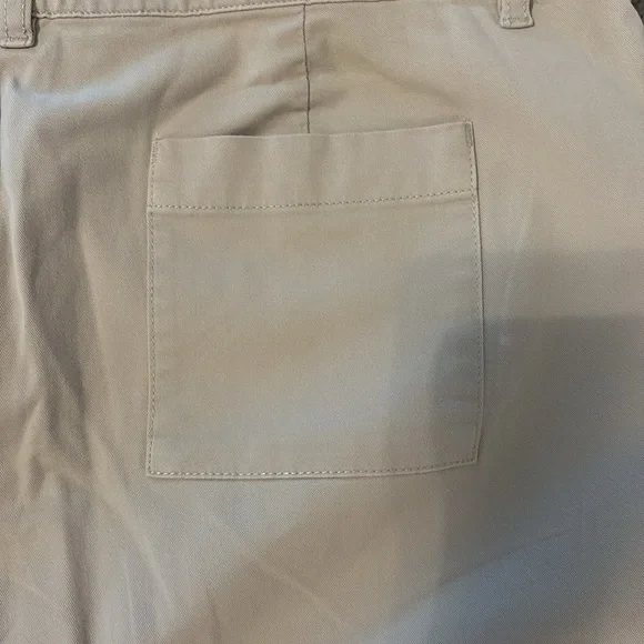 Garnet Hill Women's Cream Shorts - Picture 8 of 8